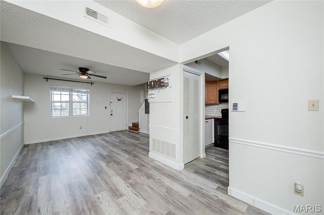 1447 Bobolink Place, Brentwood, MO 63144