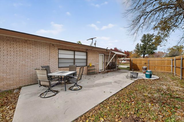 1620 River Oaks Drive, Irving, TX 75060