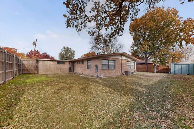 1620 River Oaks Drive, Irving, TX 75060