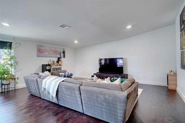 3434 Boulder Drive, Dallas, TX 75233