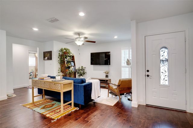 3434 Boulder Drive, Dallas, TX 75233