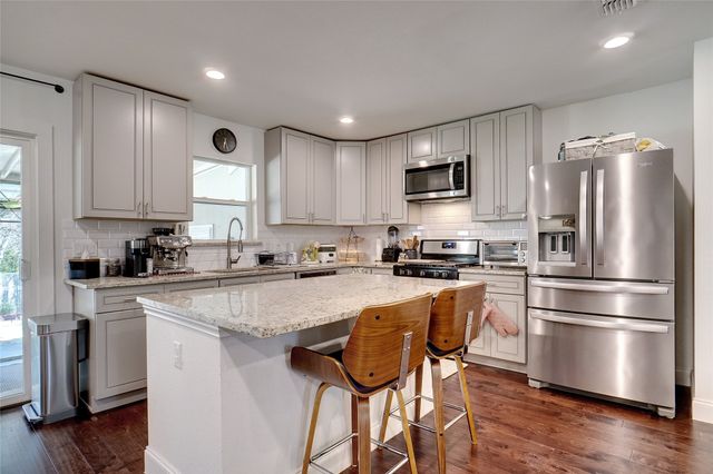 3434 Boulder Drive, Dallas, TX 75233