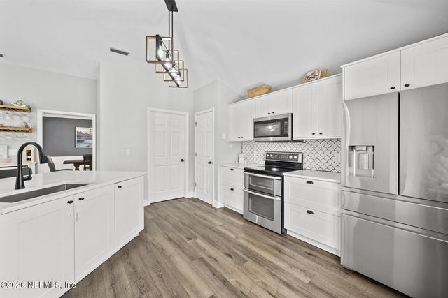 13948 SPOONBILL Street N, Jacksonville, FL 32224