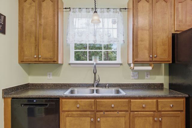 102 Bartlett Ln, Hendersonville, TN 37075