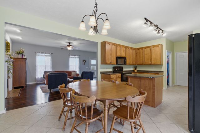 102 Bartlett Ln, Hendersonville, TN 37075