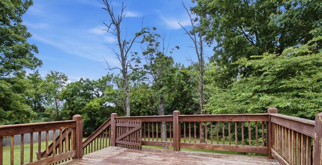 102 Bartlett Ln, Hendersonville, TN 37075