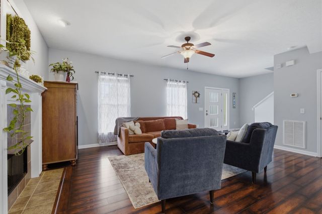 102 Bartlett Ln, Hendersonville, TN 37075