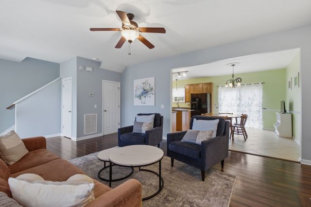 102 Bartlett Ln, Hendersonville, TN 37075