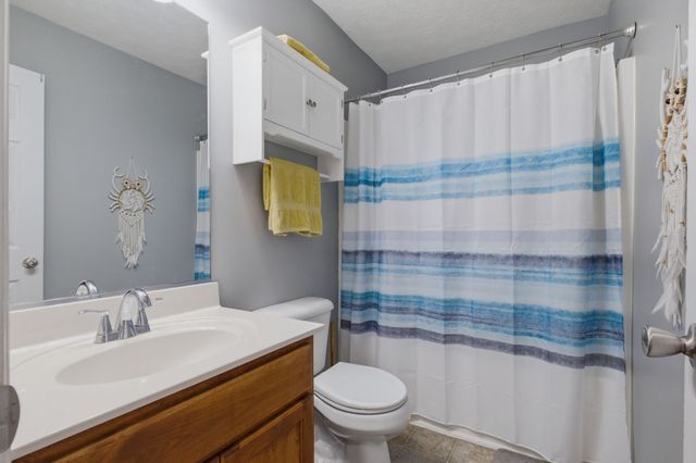 102 Bartlett Ln, Hendersonville, TN 37075