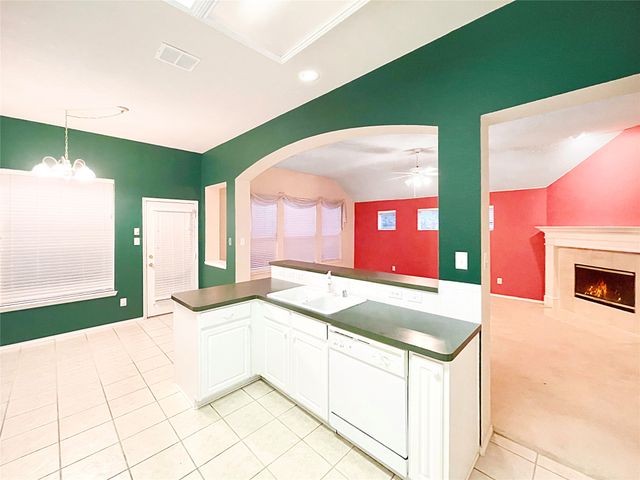 2712 Hereford Road, Denton, TX 76210
