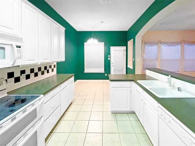 2712 Hereford Road, Denton, TX 76210
