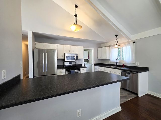 5206 W Dartmoor Drive, Mchenry, IL 60050