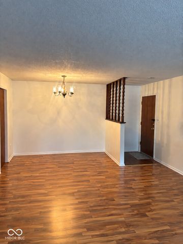 1632 Queensbridge Square 5, Indianapolis, IN 46219