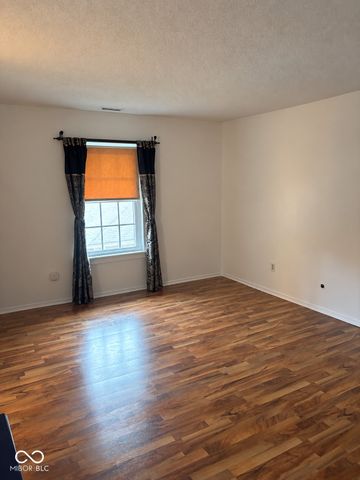 1632 Queensbridge Square 5, Indianapolis, IN 46219