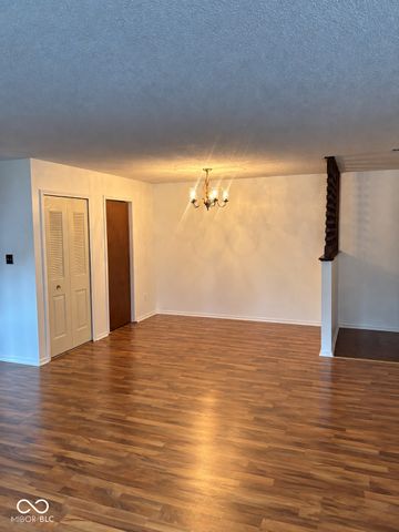 1632 Queensbridge Square 5, Indianapolis, IN 46219