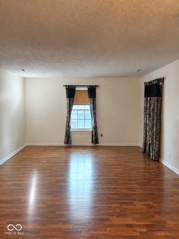 1632 Queensbridge Square 5, Indianapolis, IN 46219