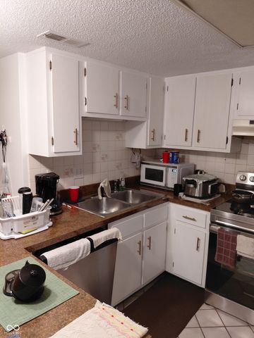 1632 Queensbridge Square 5, Indianapolis, IN 46219