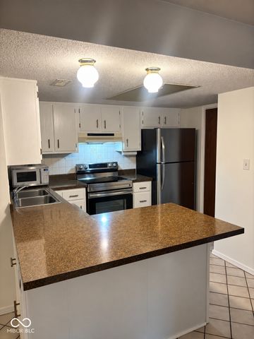 1632 Queensbridge Square 5, Indianapolis, IN 46219