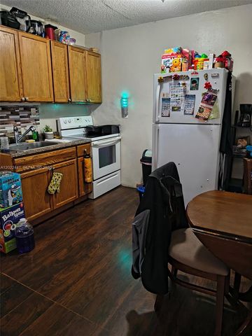 6316 Pierce St, Hollywood, FL 33024