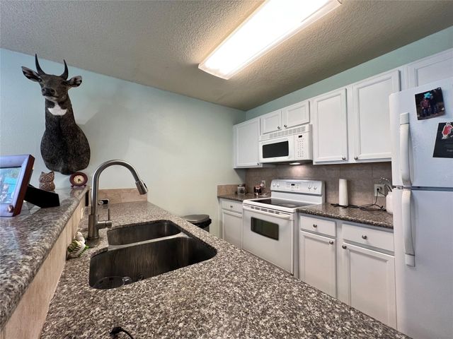 1406 County Road 3141 E, Cleveland, TX 77327