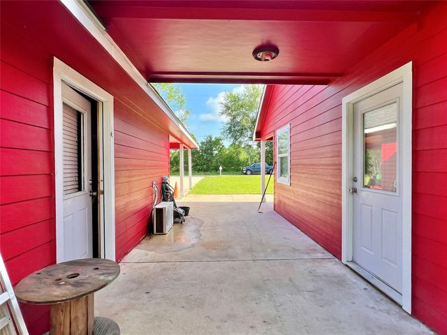 1406 County Road 3141 E, Cleveland, TX 77327