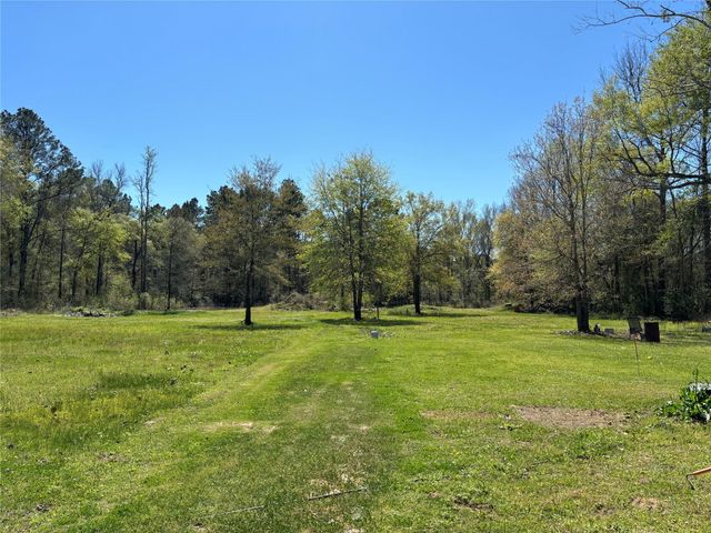 1406 County Road 3141 E, Cleveland, TX 77327