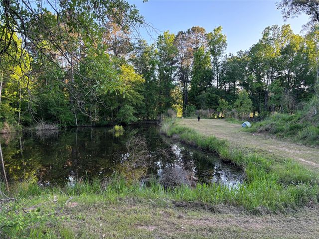 1406 County Road 3141 E, Cleveland, TX 77327
