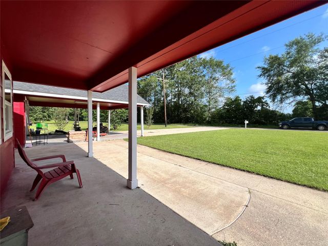 1406 County Road 3141 E, Cleveland, TX 77327