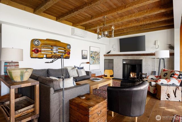 7683 Maxwelton Road, Clinton, WA 98236