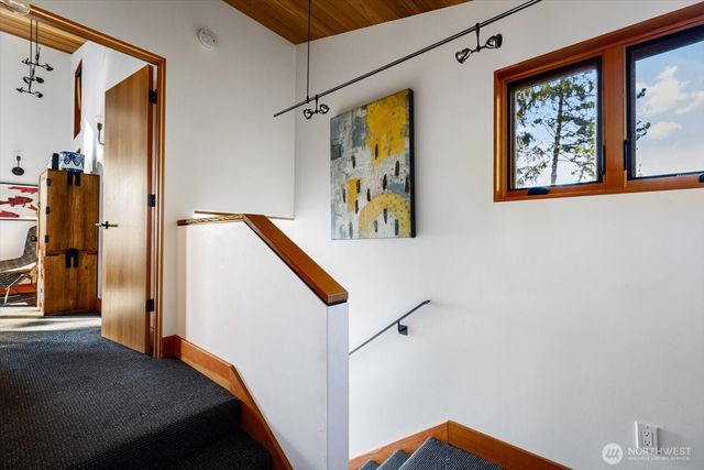 7683 Maxwelton Road, Clinton, WA 98236