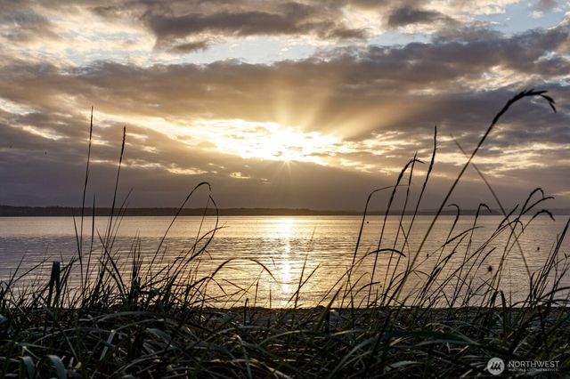 7683 Maxwelton Road, Clinton, WA 98236