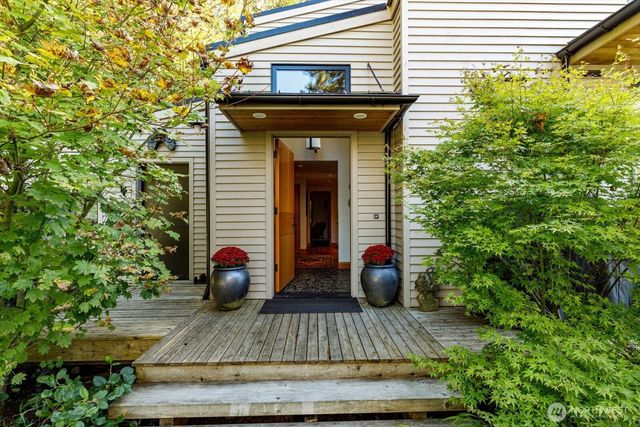 7683 Maxwelton Road, Clinton, WA 98236