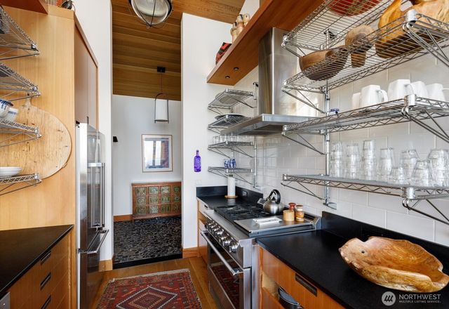 7683 Maxwelton Road, Clinton, WA 98236