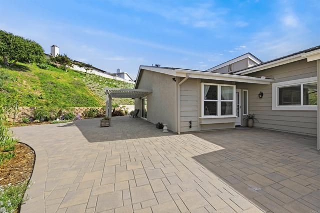 3327 Vivienda Circle, Carlsbad, CA 92009