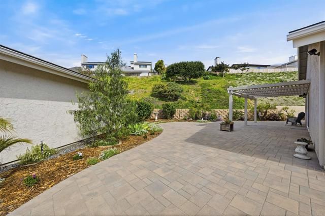 3327 Vivienda Circle, Carlsbad, CA 92009