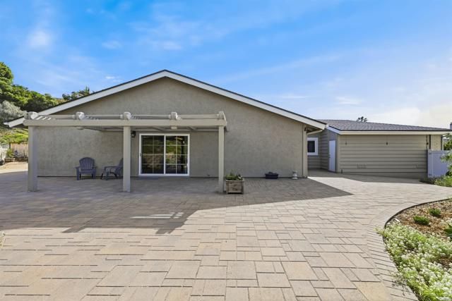 3327 Vivienda Circle, Carlsbad, CA 92009