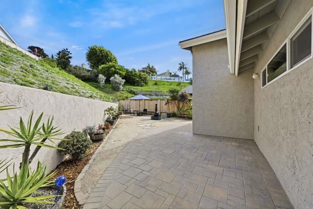 3327 Vivienda Circle, Carlsbad, CA 92009