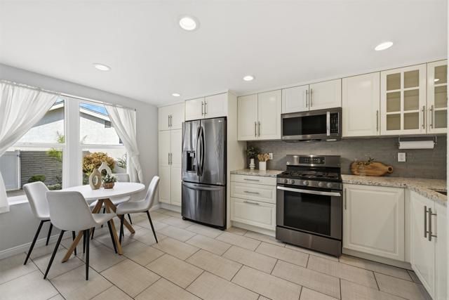 3327 Vivienda Circle, Carlsbad, CA 92009