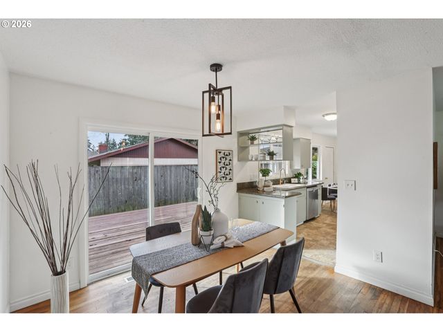 15220 Ne COUCH Ct, Portland, OR 97230