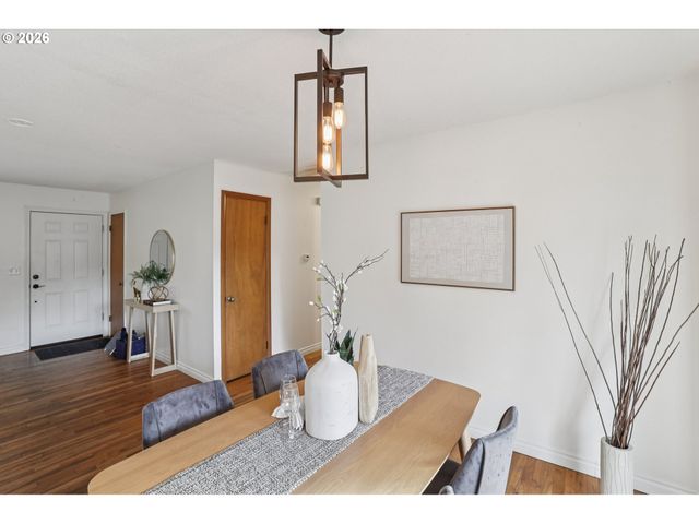 15220 Ne COUCH Ct, Portland, OR 97230