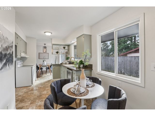 15220 Ne COUCH Ct, Portland, OR 97230