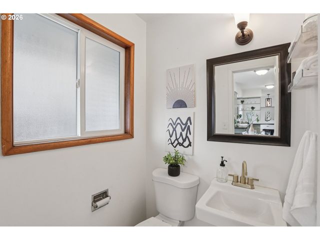 15220 Ne COUCH Ct, Portland, OR 97230