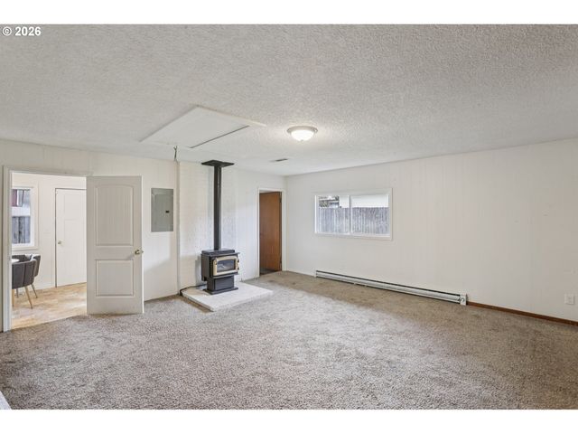 15220 Ne COUCH Ct, Portland, OR 97230