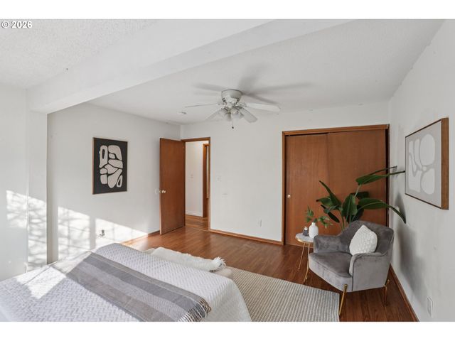 15220 Ne COUCH Ct, Portland, OR 97230