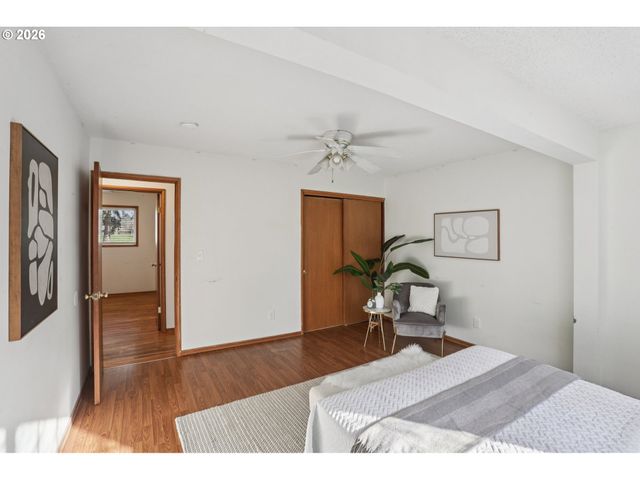 15220 Ne COUCH Ct, Portland, OR 97230