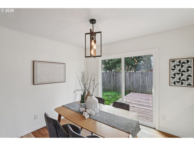 15220 Ne COUCH Ct, Portland, OR 97230