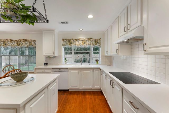 74 E Greywing Circle, The Woodlands, TX 77382