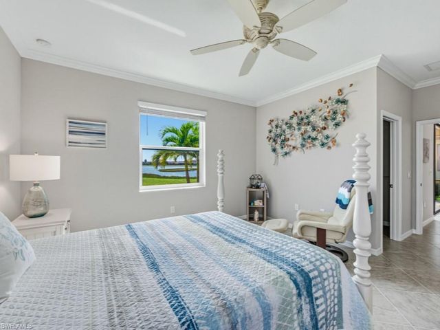 1482 Santiago CIR, Naples, FL 34113