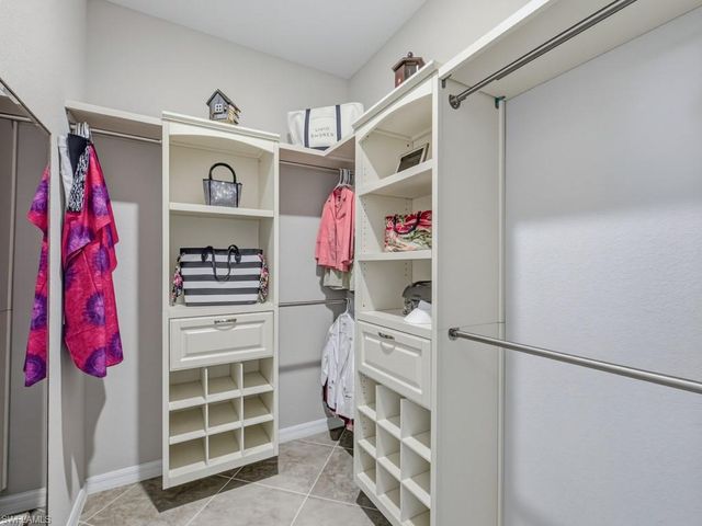 1482 Santiago CIR, Naples, FL 34113