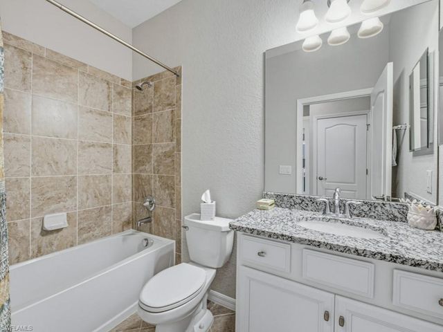 1482 Santiago CIR, Naples, FL 34113